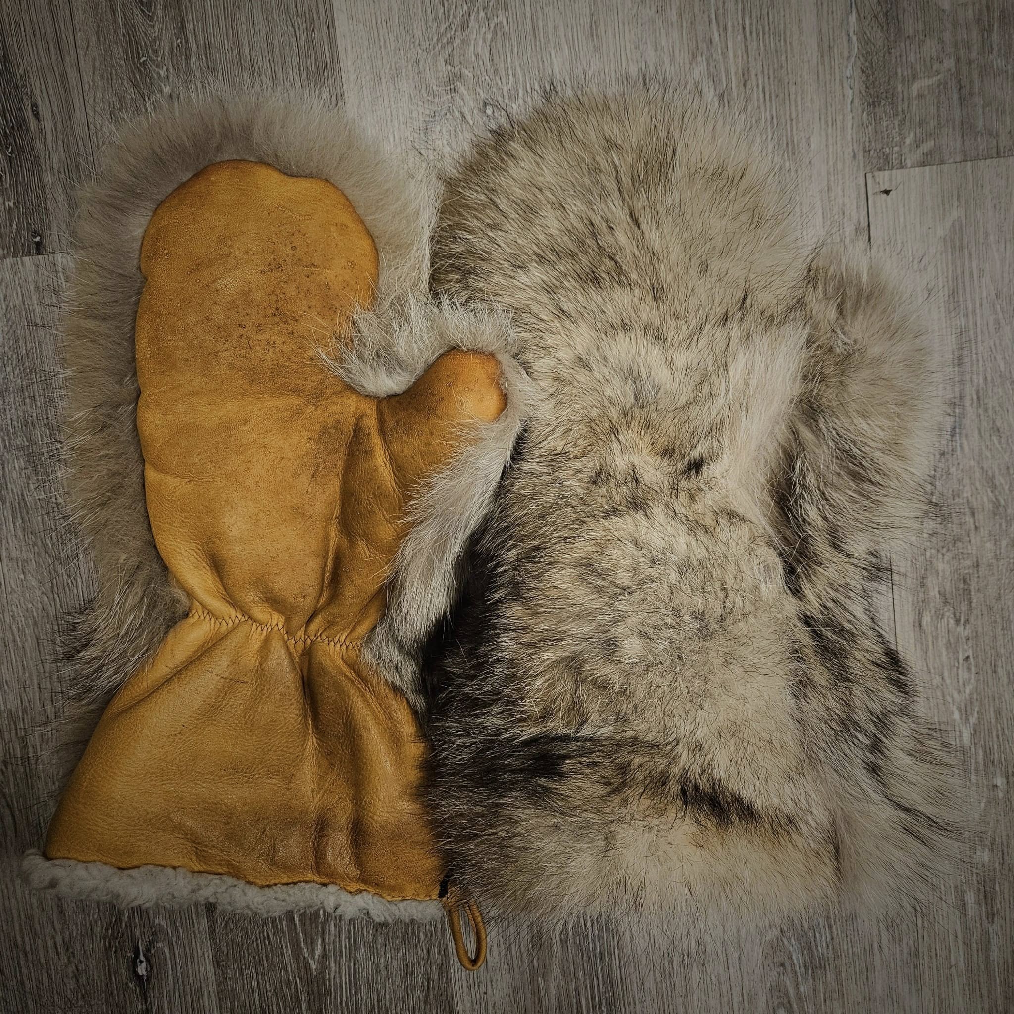 Fur-Check Custom fur gloves image 0